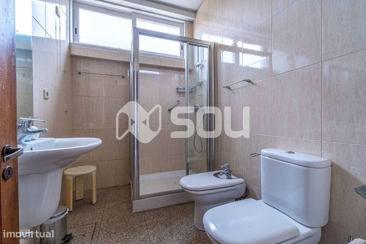 Casa Senhorial T7 num Lote de 3.320m² em Leça do Balio com-14