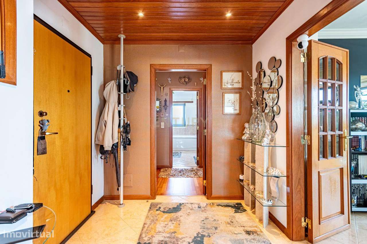 Apartamento Único T2 de 82m2 com Terraço de 75m2 em Porto Salvo-10