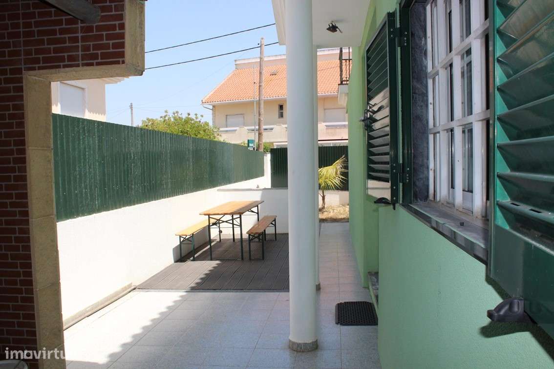 Moradia de Gaveto / 5 Assoalhadas / Charneca da Caparica-9