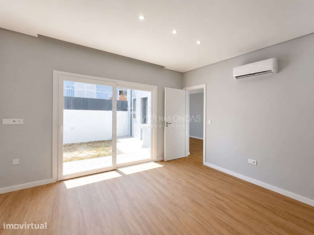 Oferta da Escritura | Moradia T3+1 Térrea com 307 m² em Fernão Ferro-7