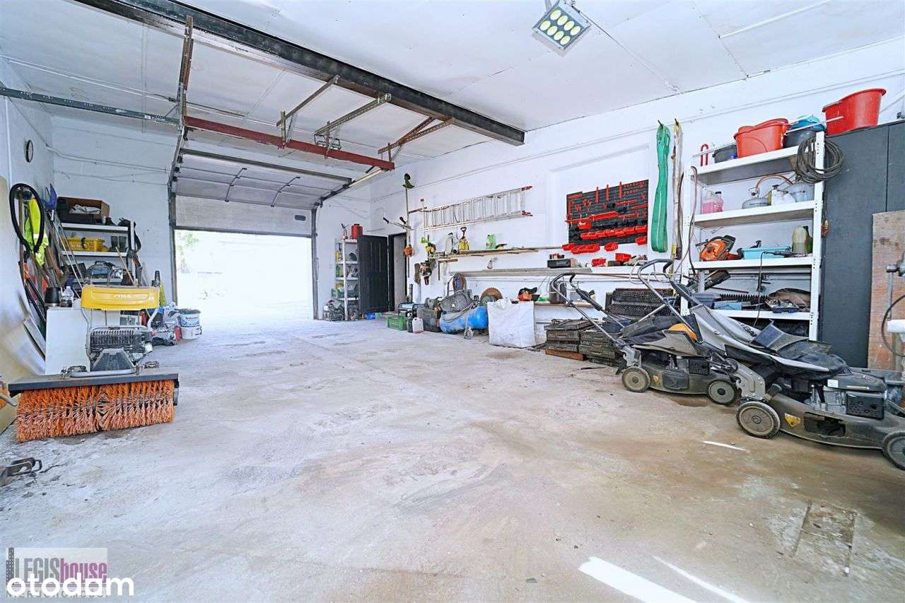 Obiekt O Funkcji Handlowo - Usługowej* Hala* Dom-5