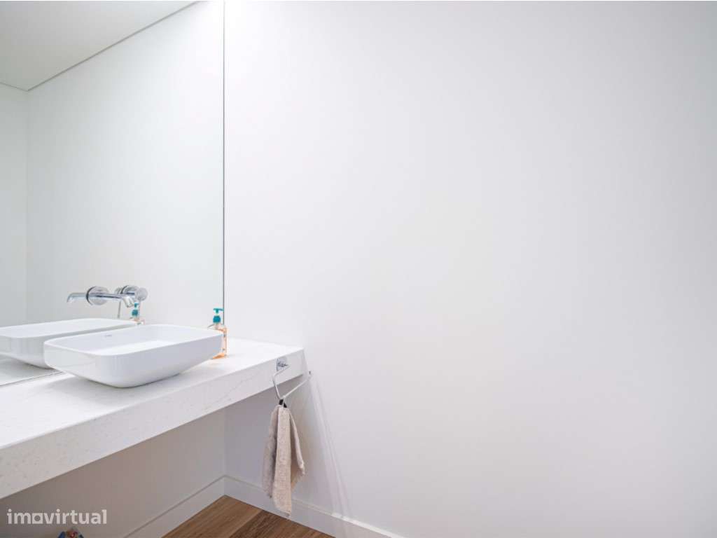 Apartamento T2 com varanda, estacionamento no Condomínio Infinity-12