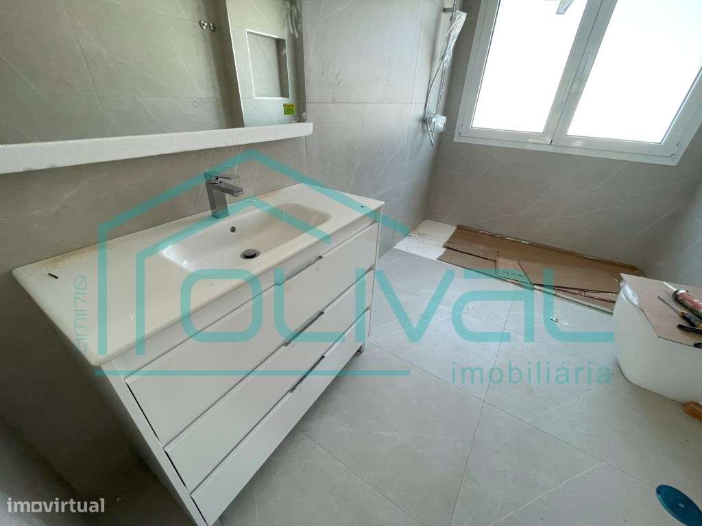 Moradia Isolada Tipologia T4 com Garagem-12