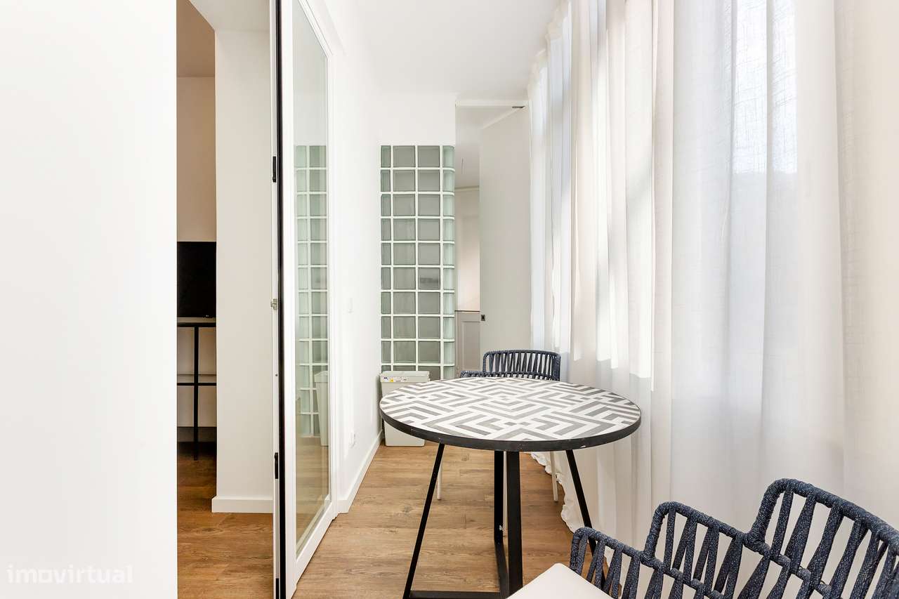 Apartamento T3 Totalmente Remodelado | Penha de França-8