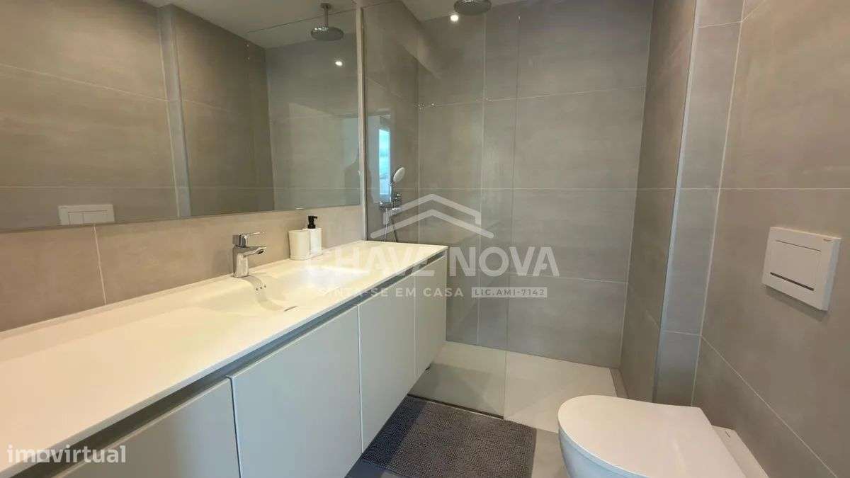 Apartamento T3 Novo c/ 2 Lugares de Garagem em Oliveira do Douro-26