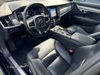Volvo V90 2.0 T8 Momentum AWD Geartronic - 4