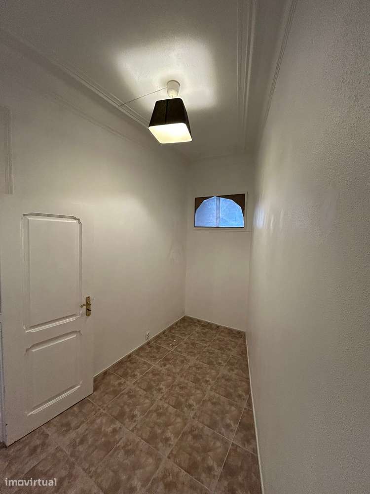 Apartamento T1+1 em Propostas Múltiplas-18