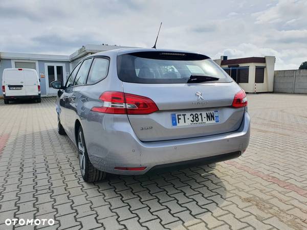 Peugeot 308 1.2 PureTech GPF Allure S&S - 9