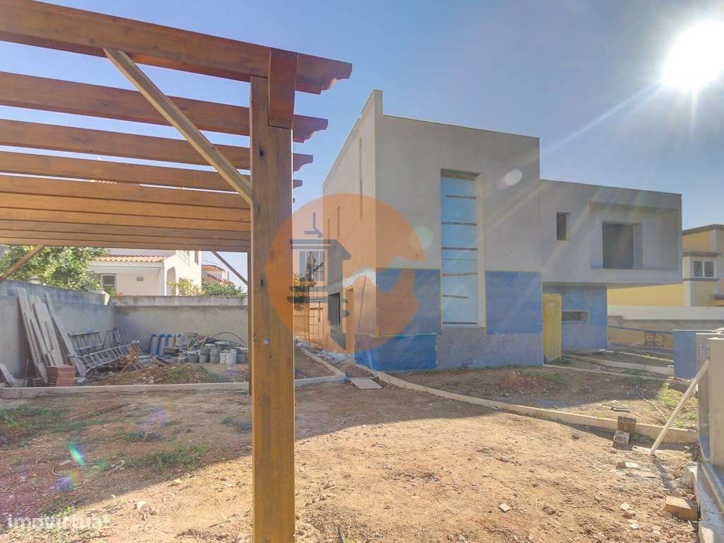 Moradia Isolada V4 com Piscina em Construção - Grande imagem: 4/39