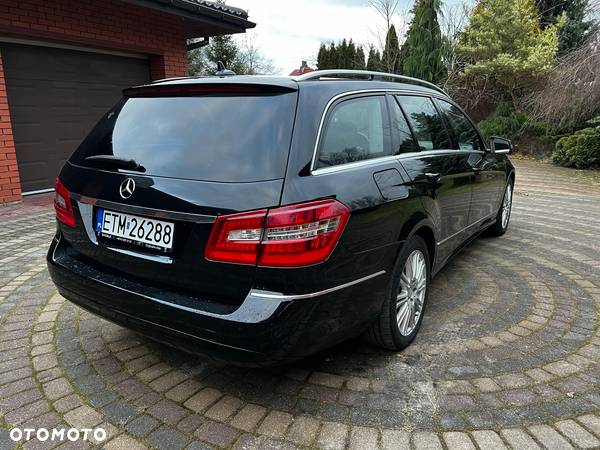 Mercedes-Benz Klasa E 200 T CDI DPF BlueEFFICIENCY 7G-TRONIC Elegance - 7