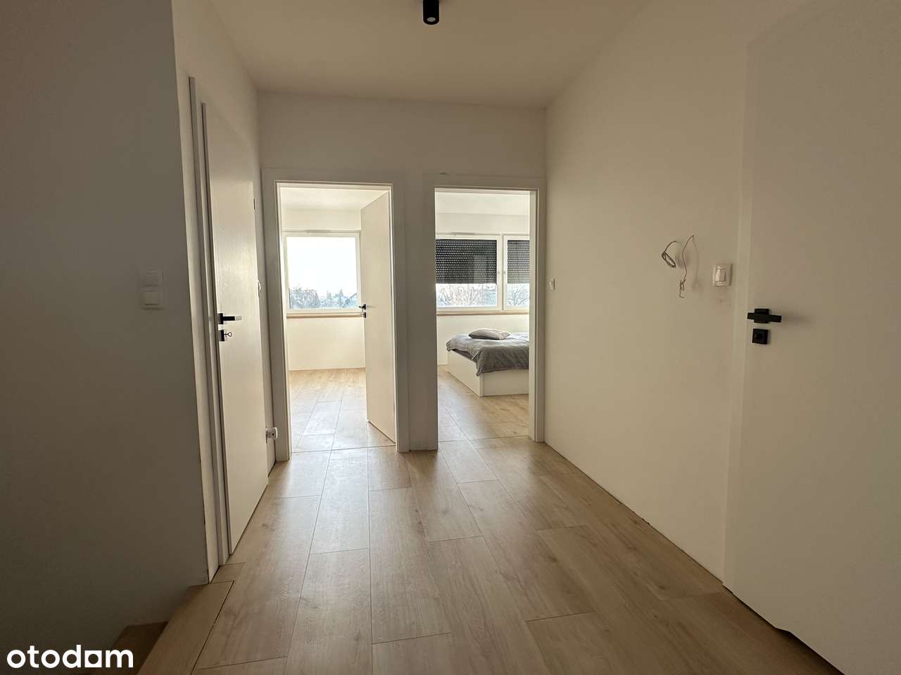 Przestronny dom dla rodziny w Złotnikach, 4 sypialnie, wysoki standard-12