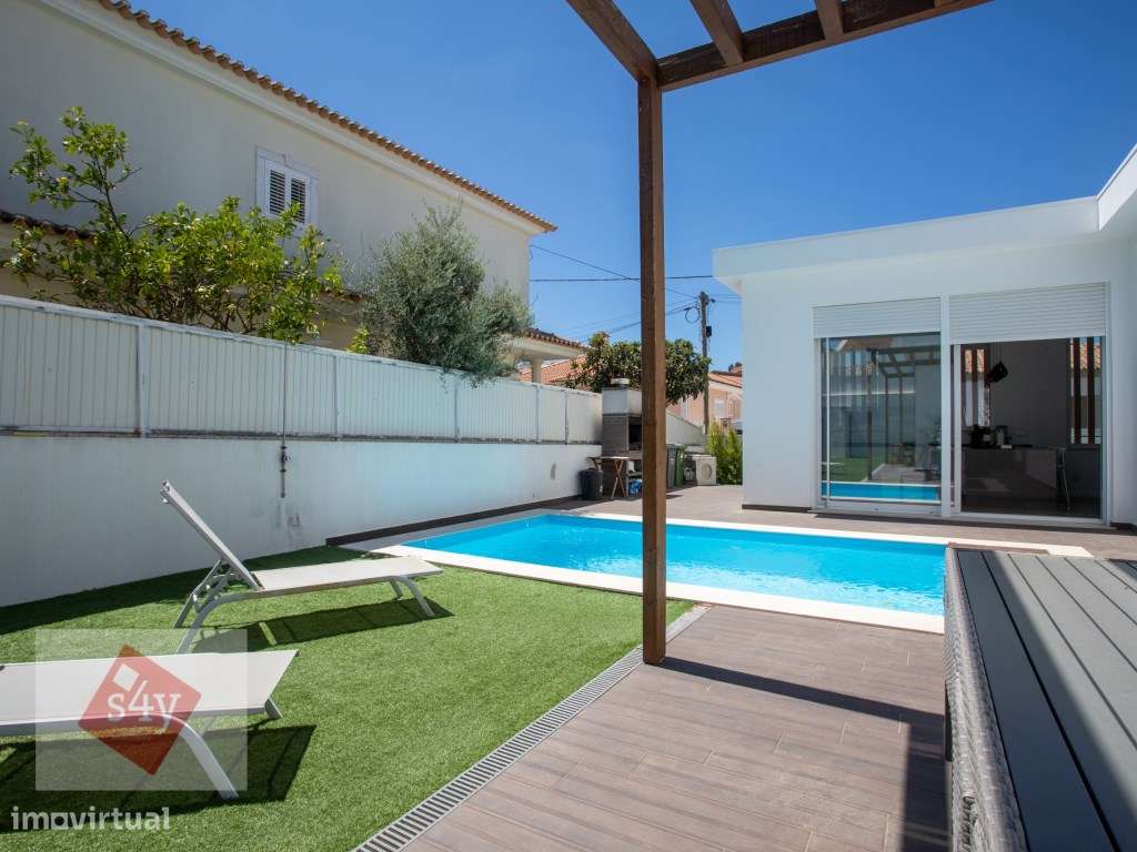 Moradia em Belverde - Piscina e Garagem!-6
