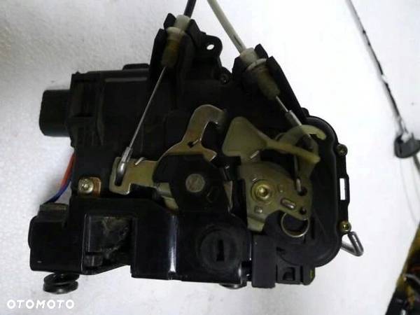 ZAMEK DRZWI PRAWY TYŁ audi a6 c5 97-04 7pin - 2