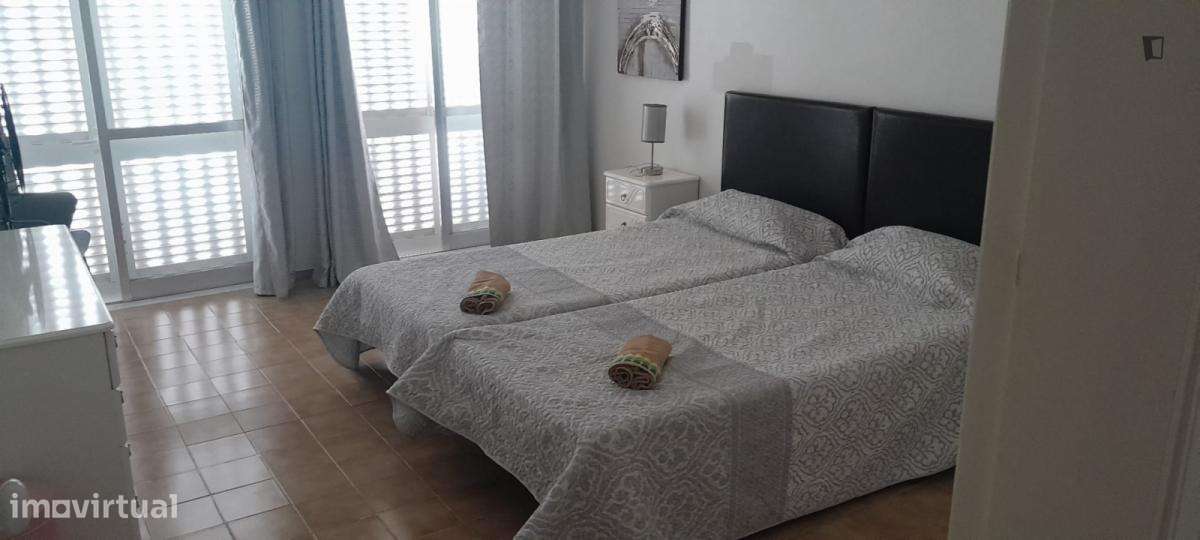 Quarto - localizado em Portimao - Grande imagem: 4/7
