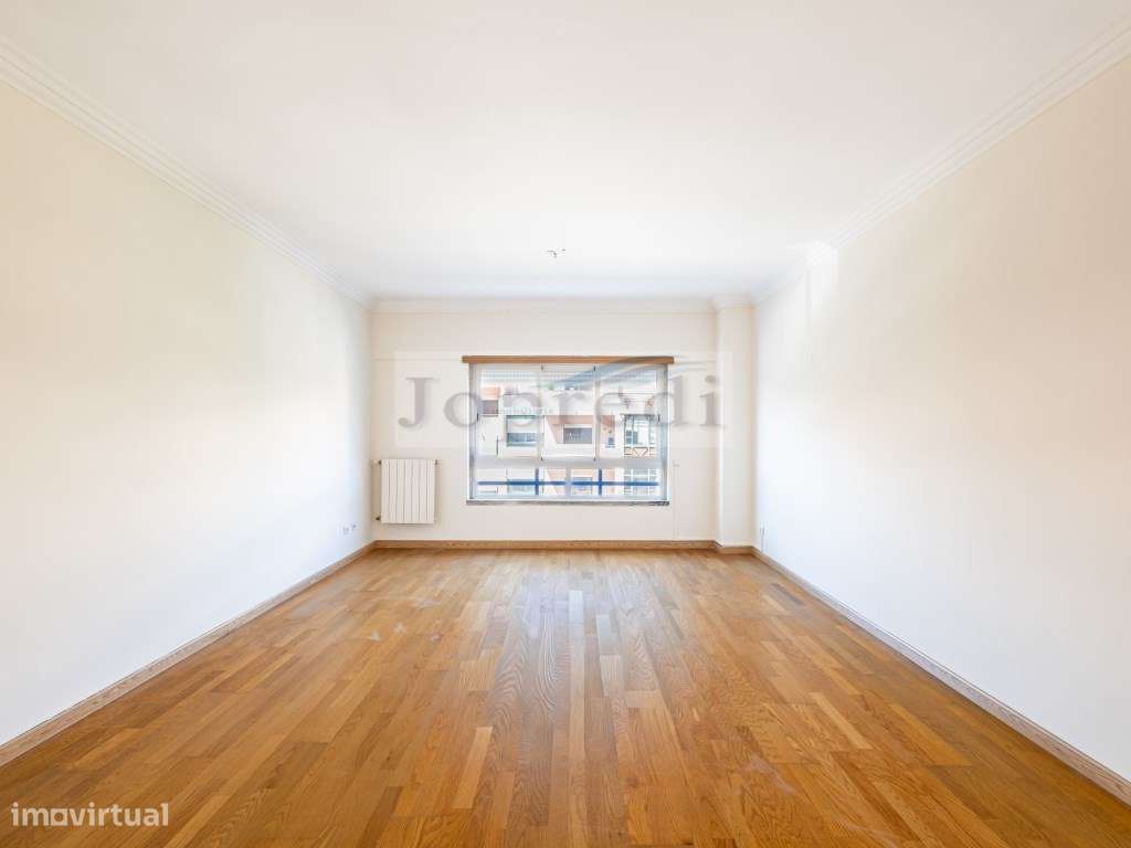 Apartamento T3 com 2 garagens em Box e 1 arrecadação-5