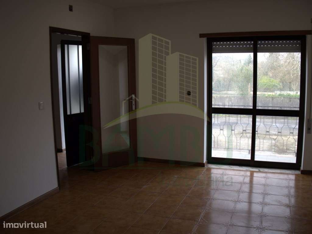 Moradia T3 para venda em Valença-2