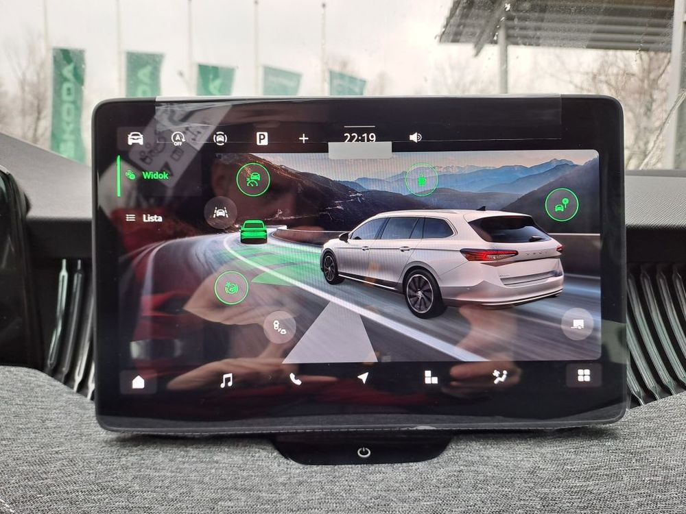 SKODA SUPERB 2.0 TDI 193KM DSG 4X4 DRIVE, fabryczny hak, od ręki