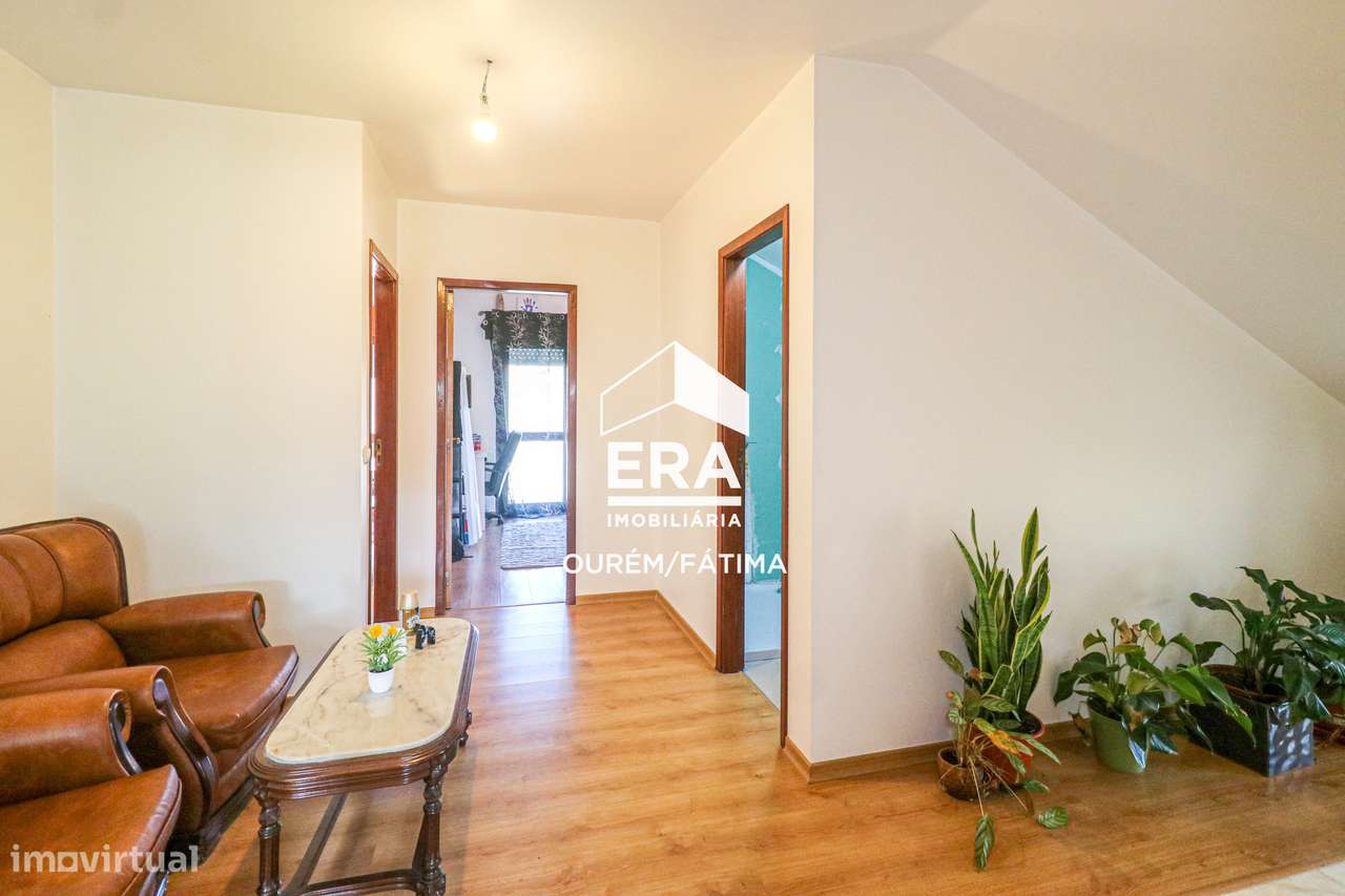 Moradia T7 em Caxarias, no concelho de Ourém.-9