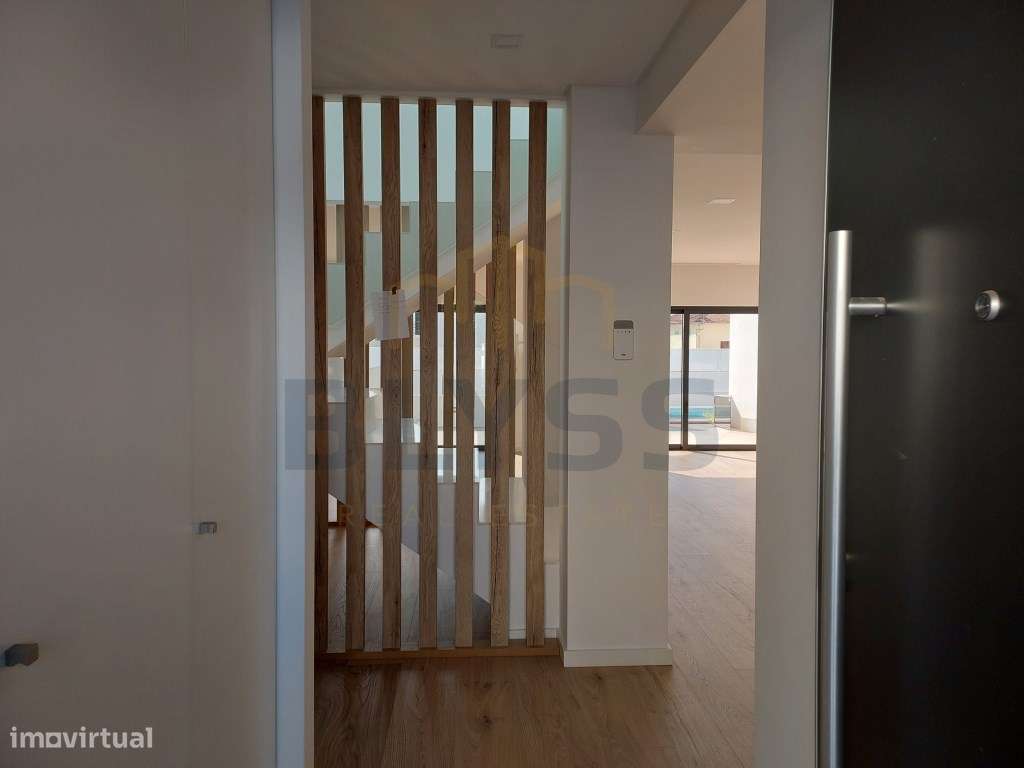 Moradias T4, em Condomínio Privado com Piscina.-7