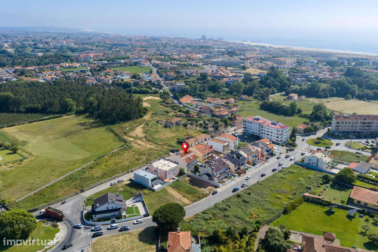 T2+2 Duplex c/ Sótão amplo (248m²) | S. Félix Marinha-31