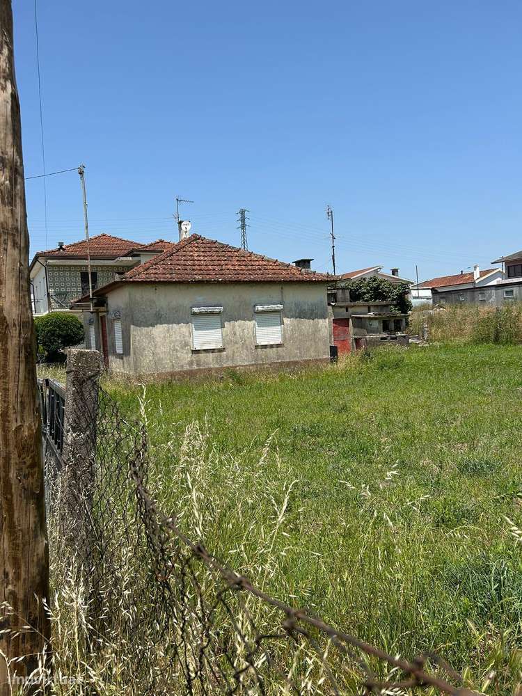 Moradia Isolada T2 para Restaurar em Paredes - Grande imagem: 5/24