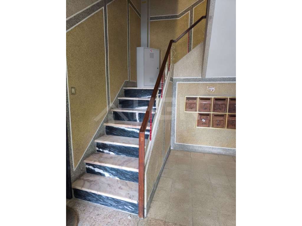 T3 | RENOVADO | 2º ANDAR COM 2 CASAS DE BANHO | ALTO SEIXALINHO-3