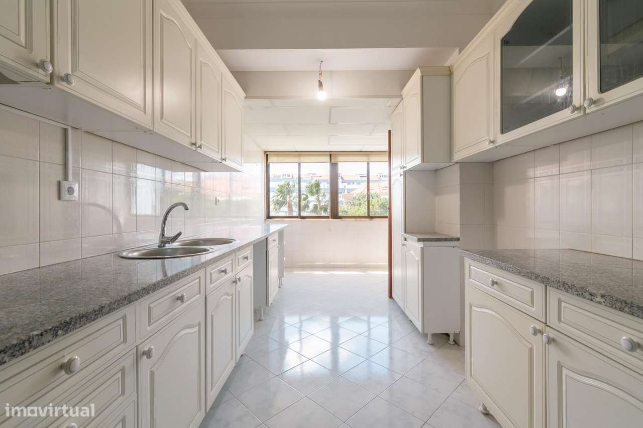 Apartamento T3 em Linda-a-Velha-10