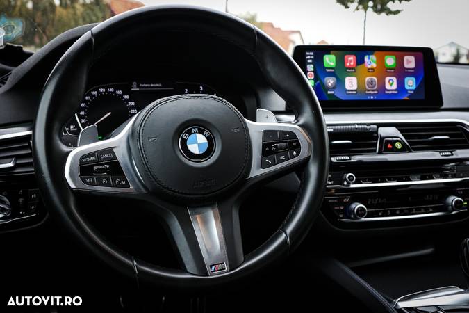 BMW Seria 5 530d MHEV - 12