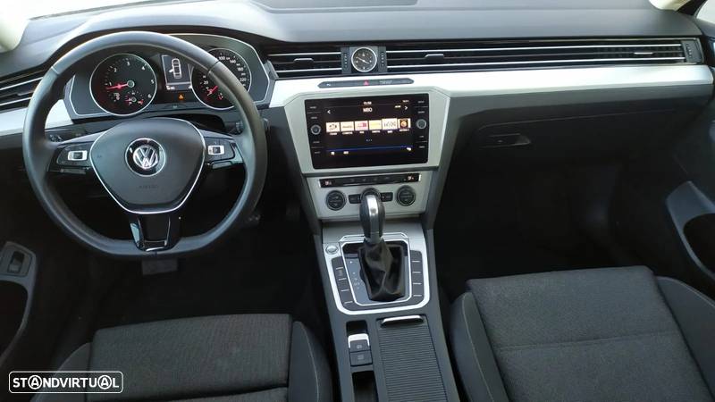 VW Passat 1.6 TDI Highline DSG - 6