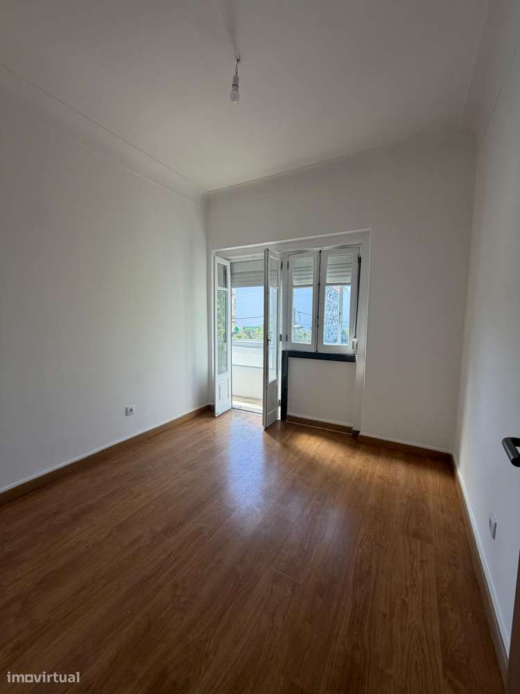 Apartamento T4 em Rio de Mouro-6
