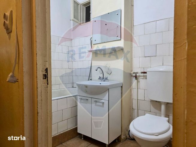 Apartament cu 3 camere decomandat de vânzare, zona Orizont-5
