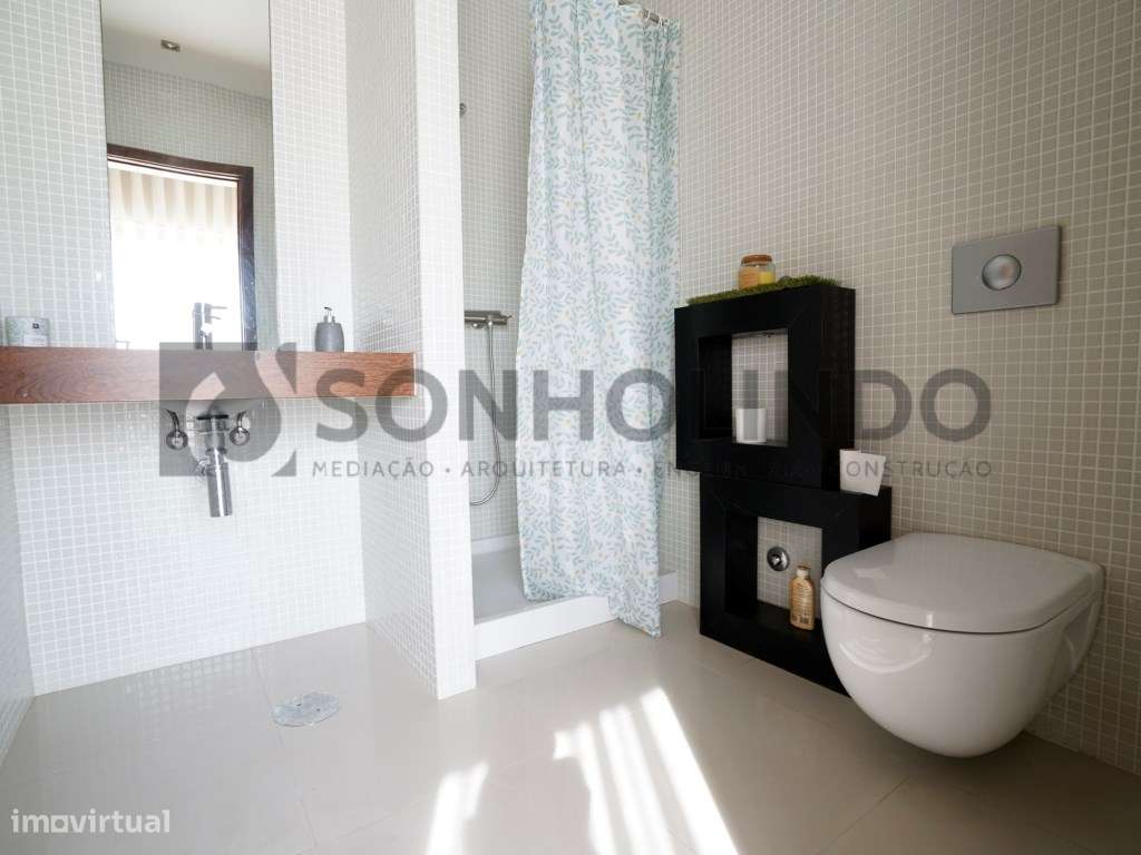 Moradia T4 com piscina de 3 frentes com excelentes áreas, tanto a n...-20