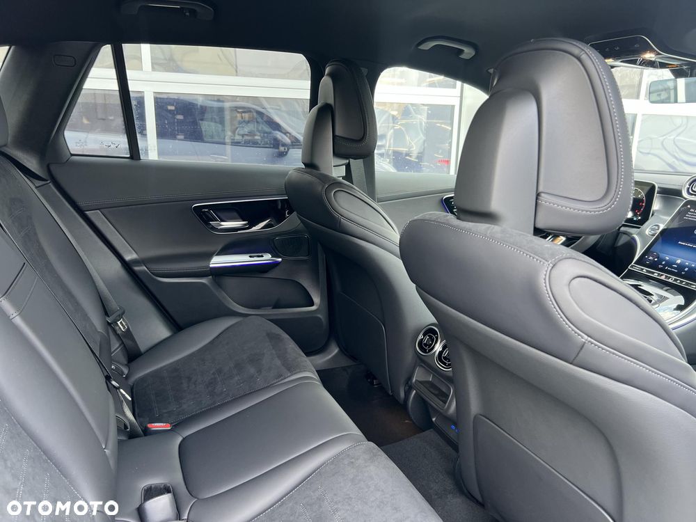 GLC 220d 4Matic, Linia AMG Premium Night, HAK