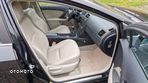 Toyota Avensis 1.8 Premium EU5 - 13