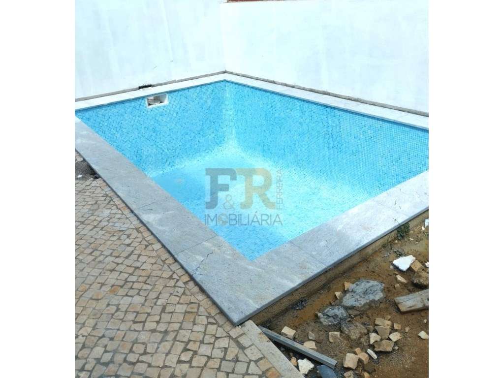 Moradia Isolada T3+1 com Garagem e Piscina Fernão Ferro - Grande imagem: 5/31
