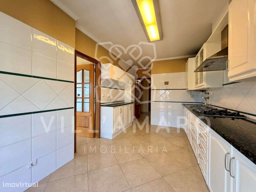 Apartamento T5, 338m², com parqueamento e arrecadação, Malveira - Grande imagem: 3/33