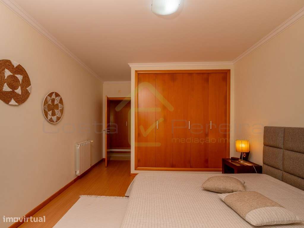 Apartamento T2 no Centro com boas áreas e excelente localização-27