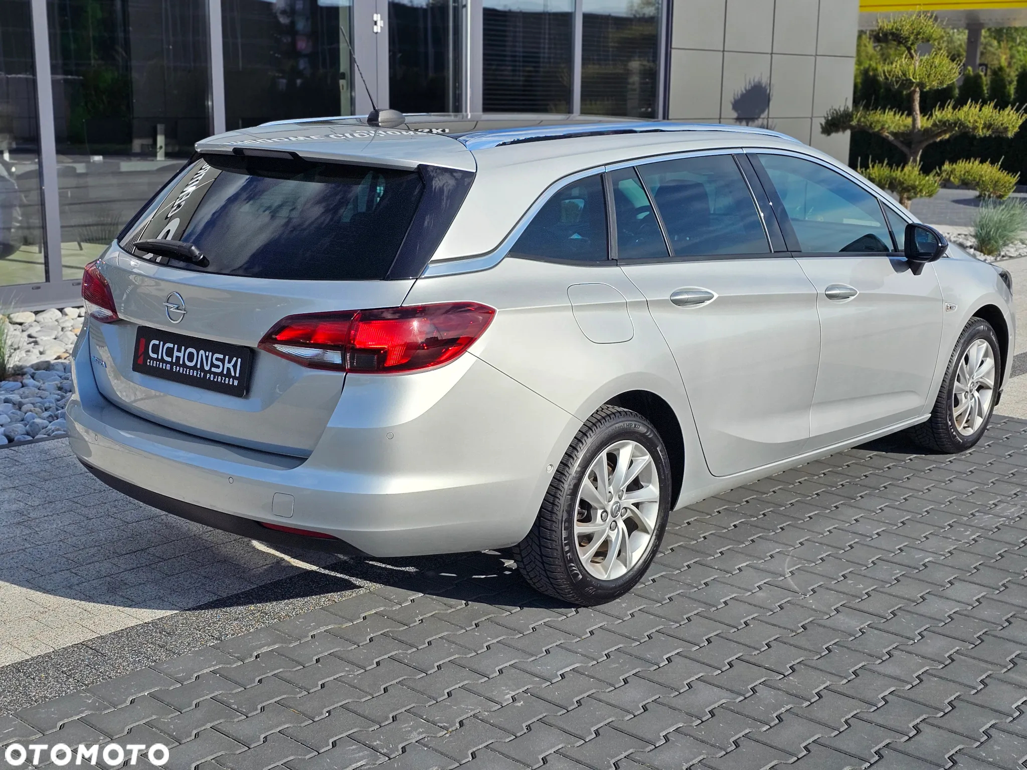 Opel Astra V 1.2 T Elegance S&S - 9