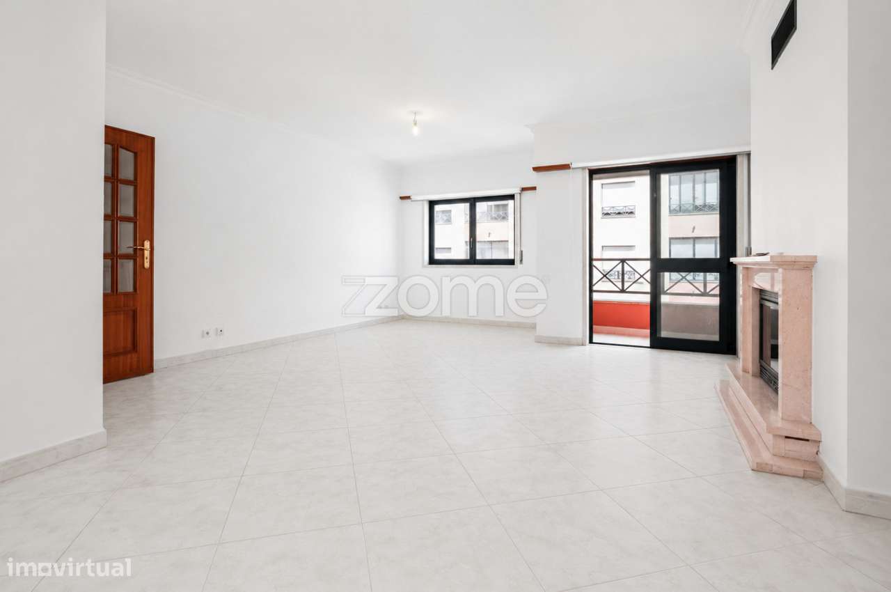 Apartamento T3 com duas Suites e Garagem no Centro de Tires - S.D.Rana-2