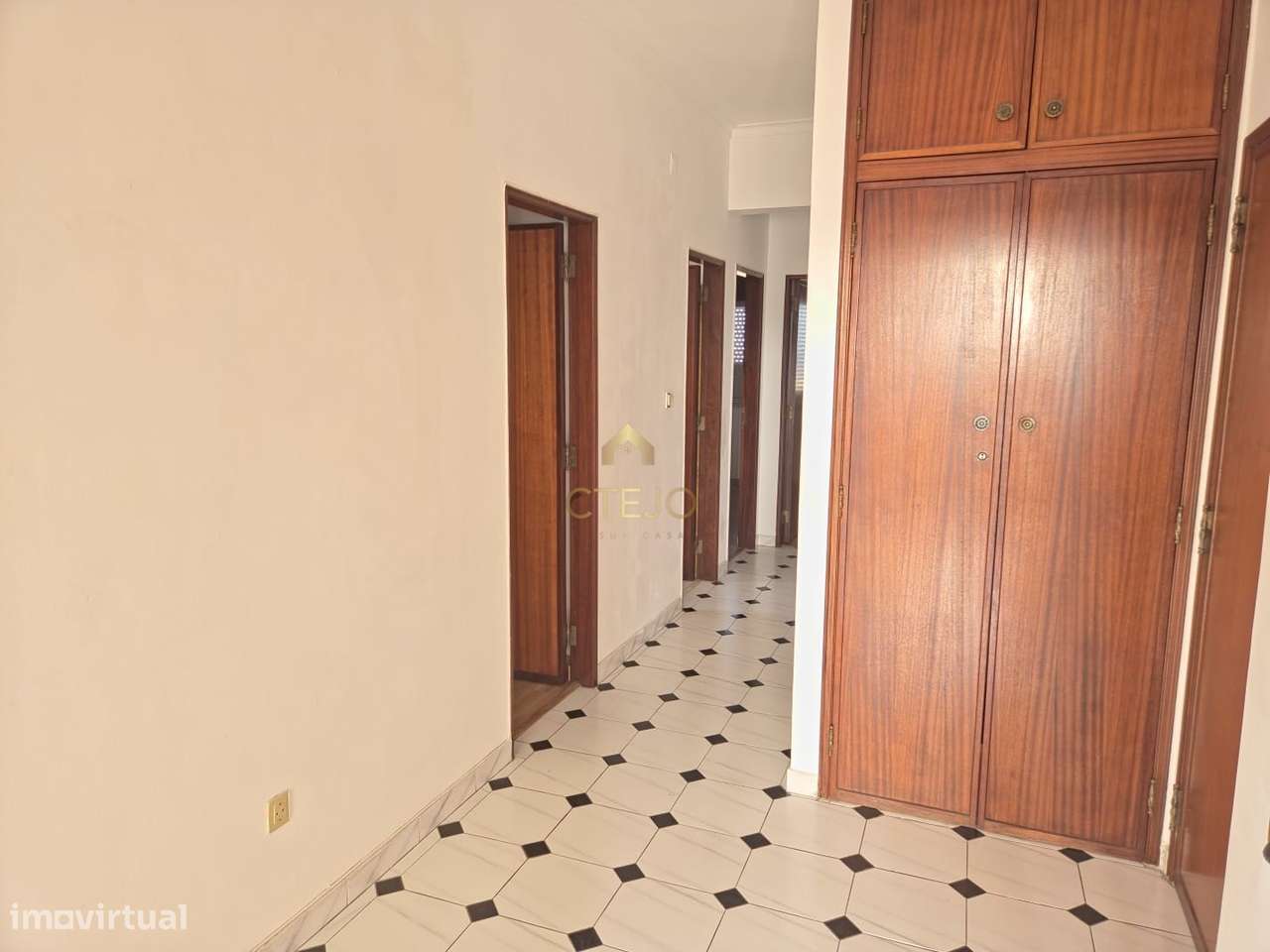 Apartamento T3 com Vista Rio em Sacavém-12