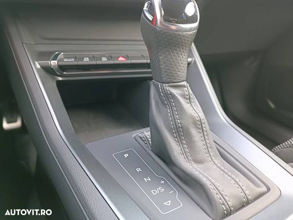 Audi Q3 40 TFSI quattro S tronic S line - 10