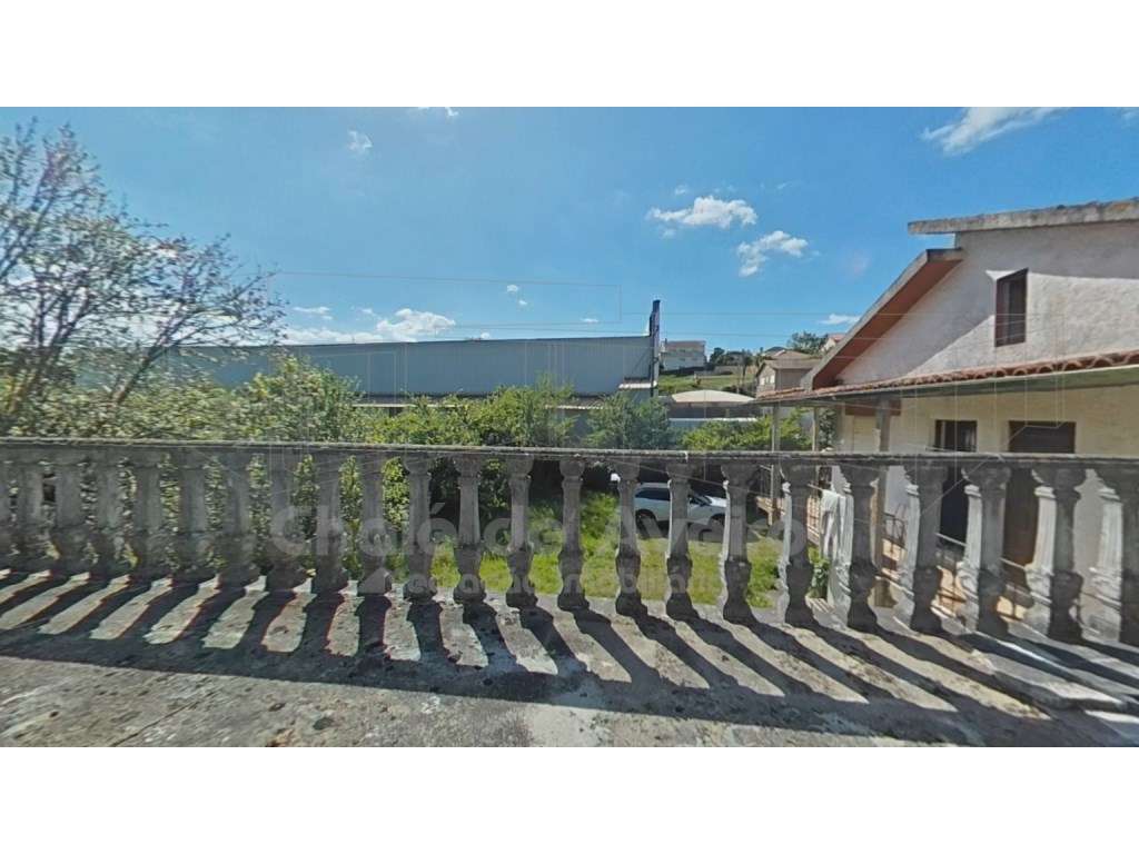 Quinta com 5.000 m2 e casa habitação T5 em Águeda-15