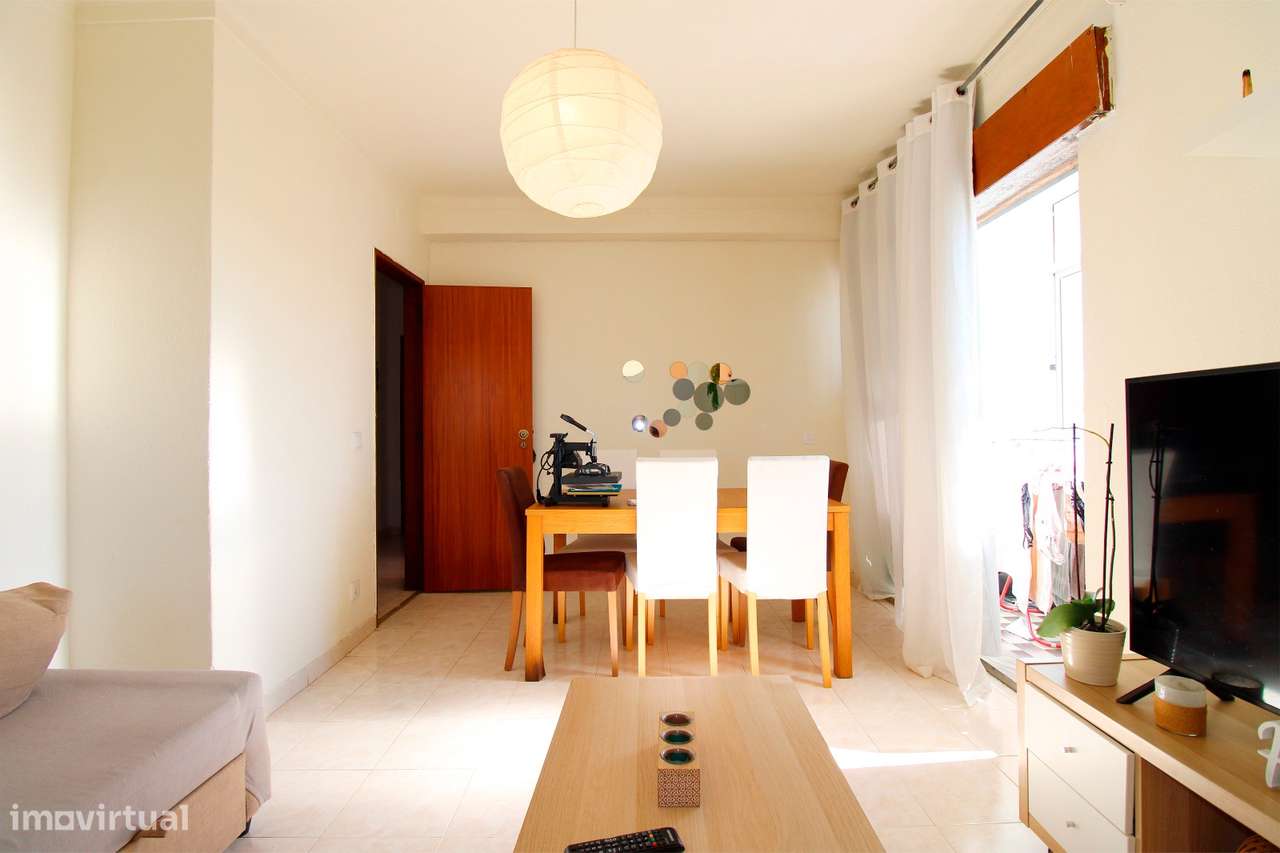 Apartamento T2 Amora - Seixal-9