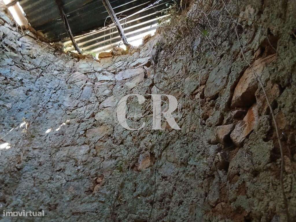 Propriedade com charme histórico, natureza e projeto aprovado em Figue-33