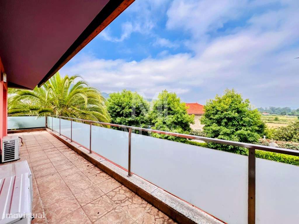 Moradia T3 com comércio para venda em Geraz do Lima, Viana do Castelo-18