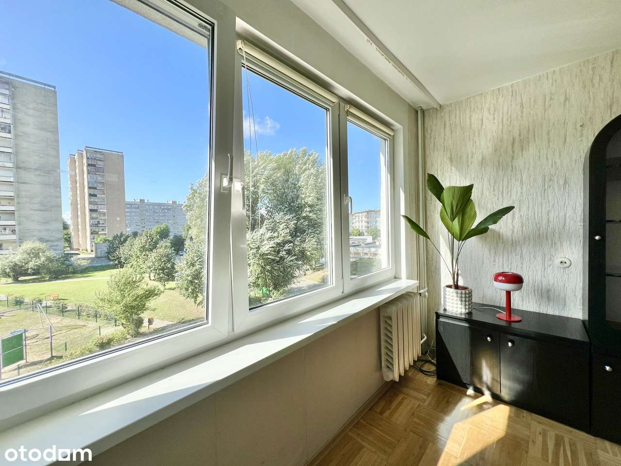 Przestronne, słoneczne mieszkanie, trzy pokoje, centrum 65 m 2-8