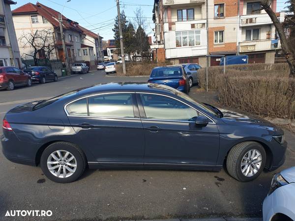 Volkswagen Passat 2.0 TDI DSG Comfortline - 5