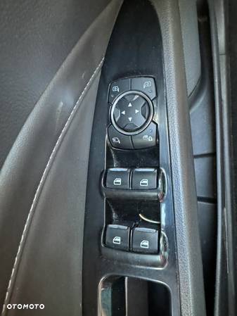 Ford Mondeo 2.0 TDCi Titanium PowerShift - 22