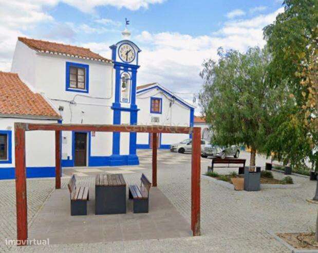 Moradia T2 , perto da praia, para Recuperar em Oriola, Évora.-17