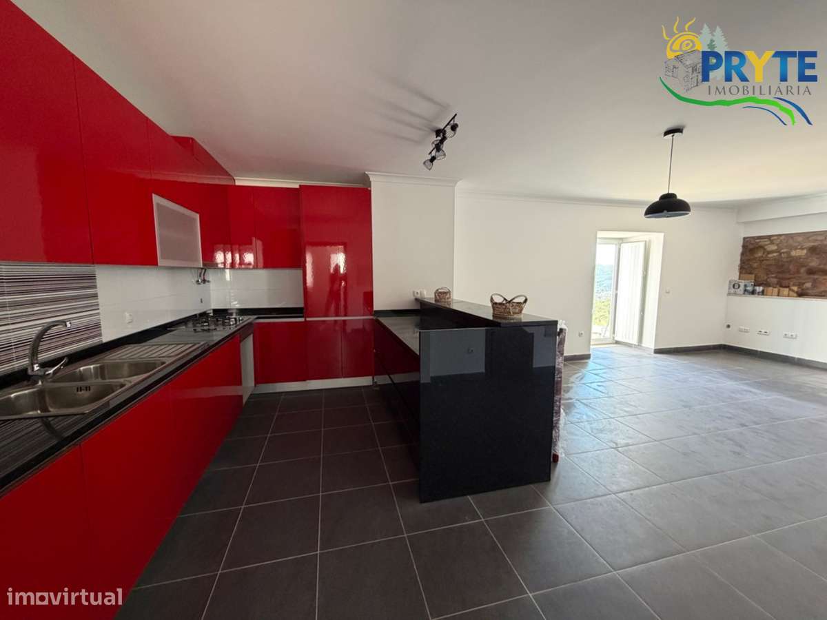 Quinta com moradia T3 , anexos e ruínas em Pedrógão Grande-27